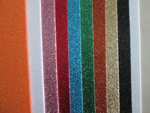 Pěnovka Moosgummi 2mm 40x30cm třpyt bílá