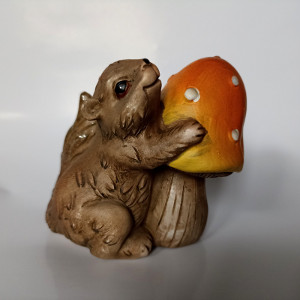 Veverka - výška 8cm 