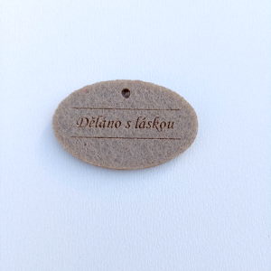 Visačka filc elipsa béžová 4x2,5cm