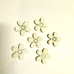 Kytky jarní bílé 2cm, 6ks