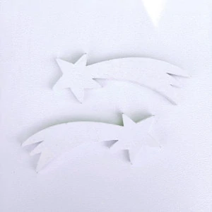 Kometa dřevěná bílá 8x3cm 2ks