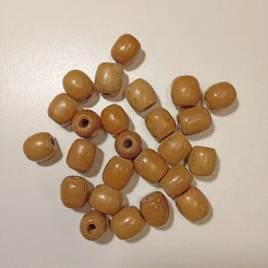 Korálky 15x15 mm světlé 25 ks