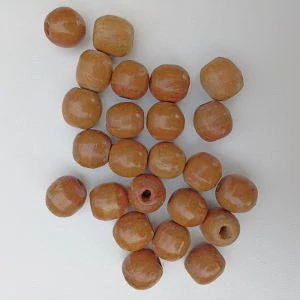 Korálky 15x15 mm tmavší 25 ks