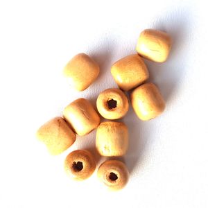 Korálky 17x14 mm světlé 10 ks