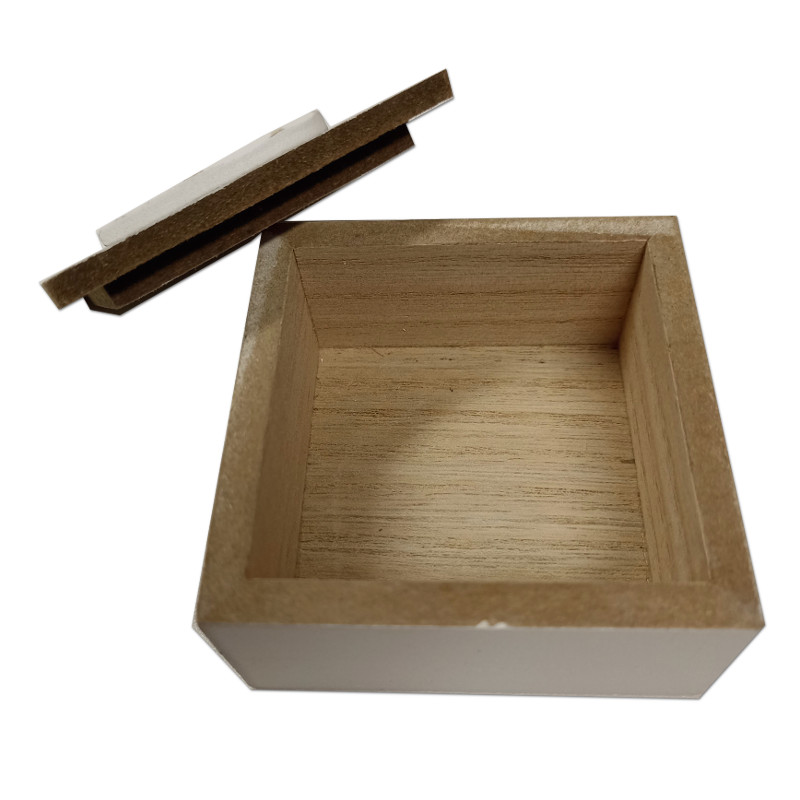 Krabička ze srdcem MDF 7,5x7,5x4,5cm polstrovaná