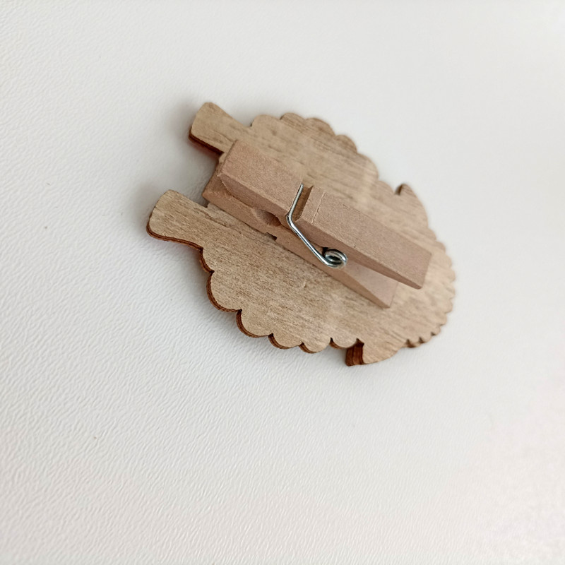 Ovečka na kolíčku 4x5,5cm-1ks