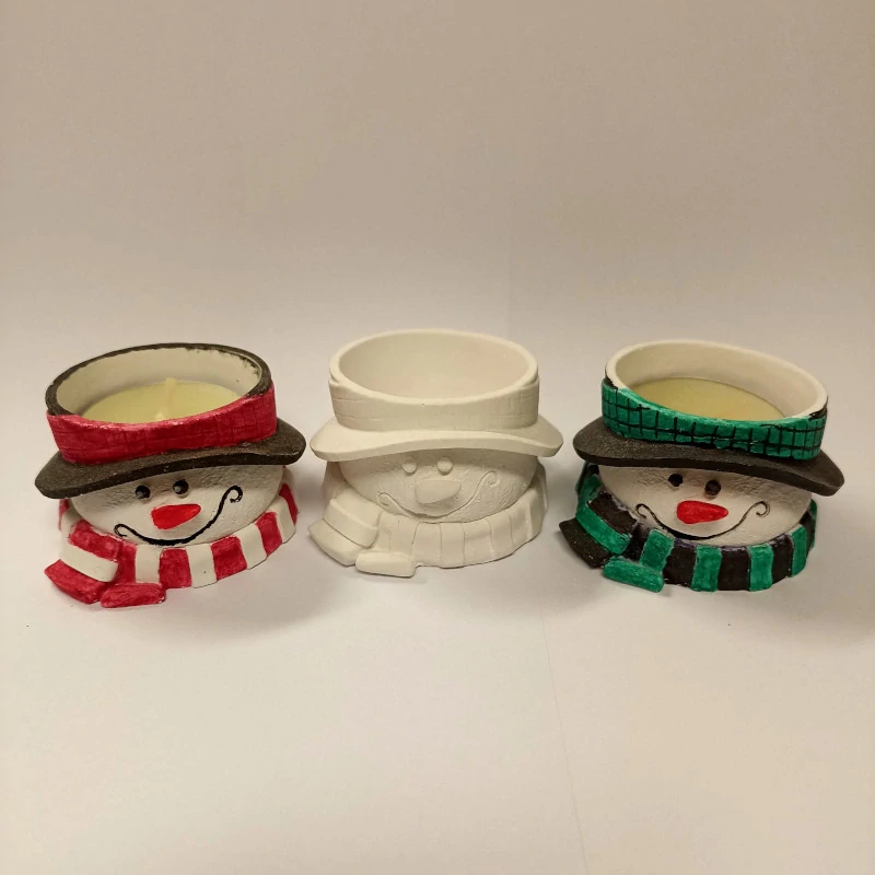 Svícen sněhulák pr.5,5cm, výška 3,5cm