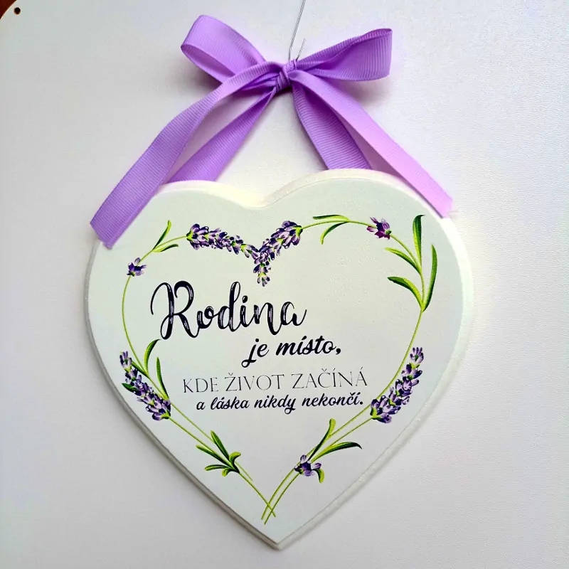Krásná dekorace na zavěšení s textem -levandule 17x20cm